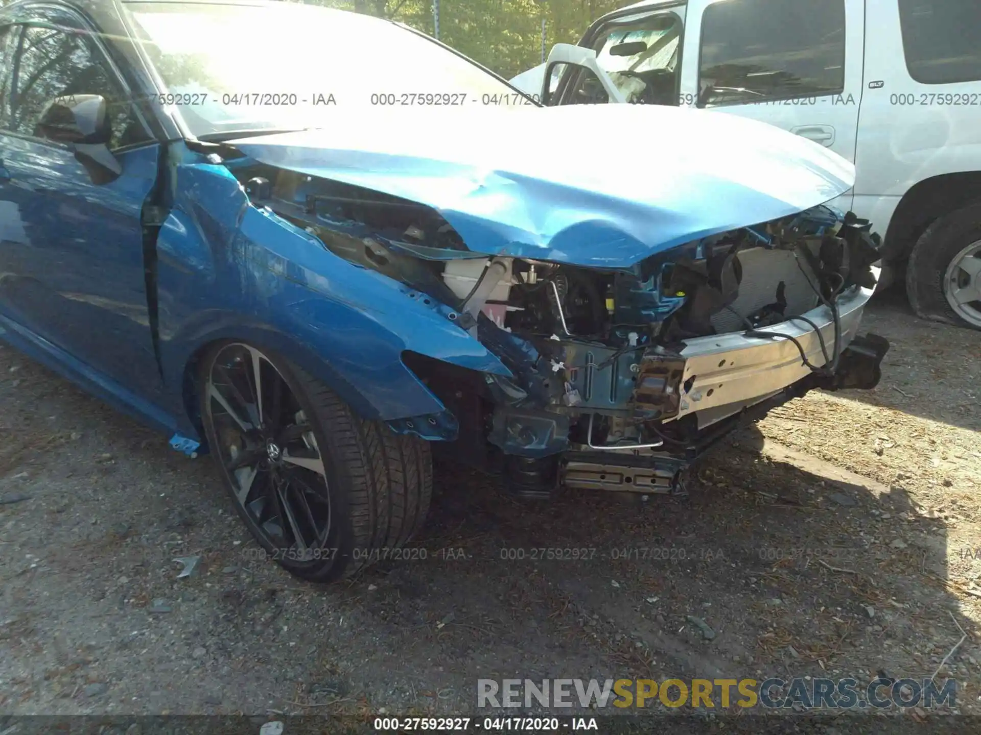 6 Photograph of a damaged car 4T1B61HK3KU272696 TOYOTA CAMRY 2019