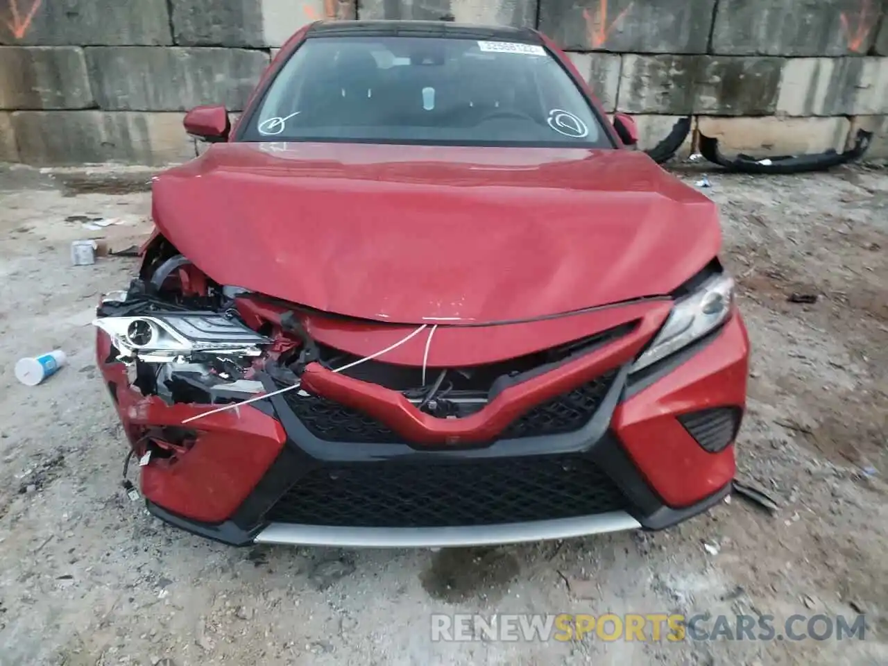 9 Photograph of a damaged car 4T1B61HK3KU275551 TOYOTA CAMRY 2019