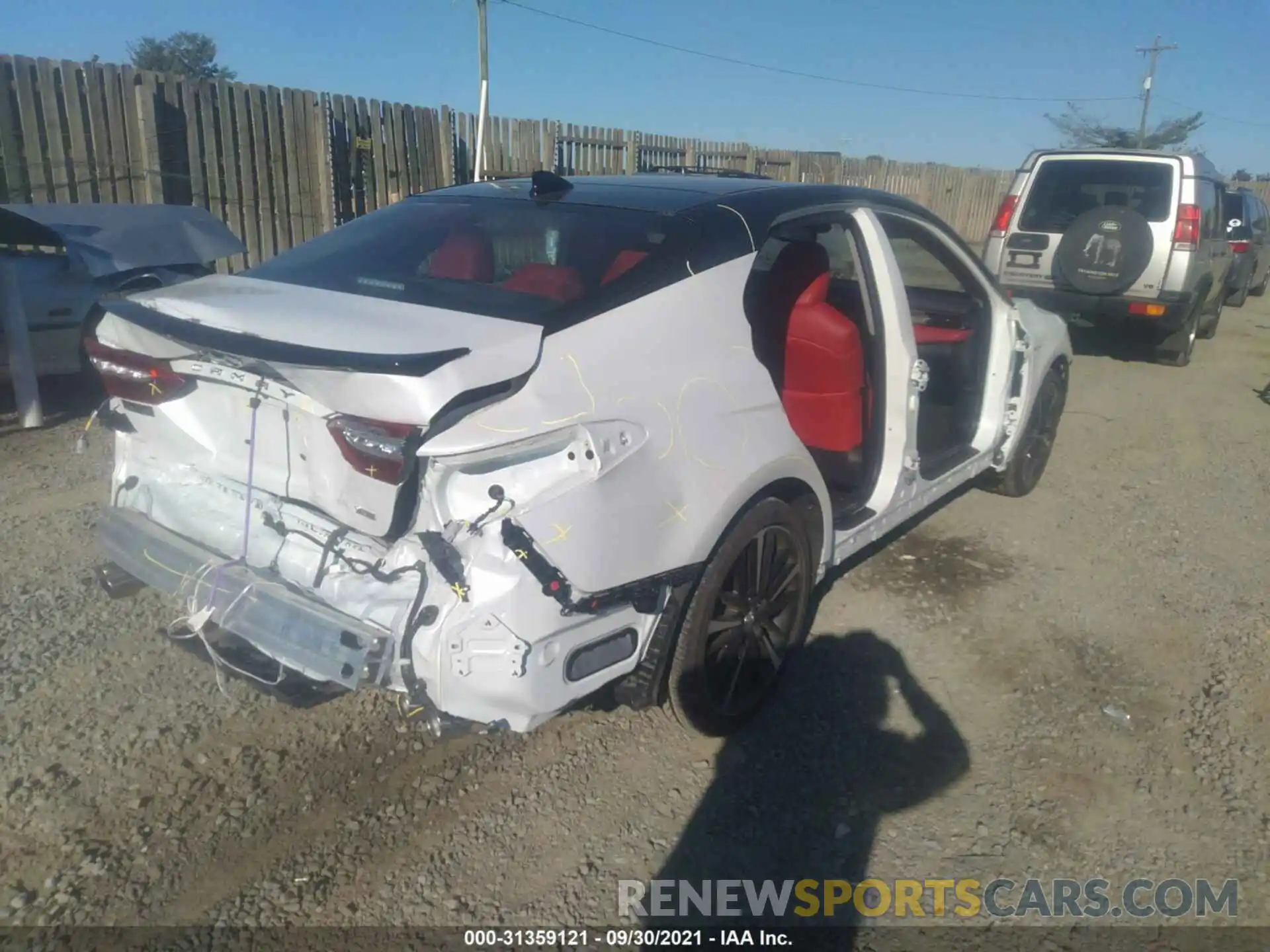 4 Photograph of a damaged car 4T1B61HK3KU287098 TOYOTA CAMRY 2019