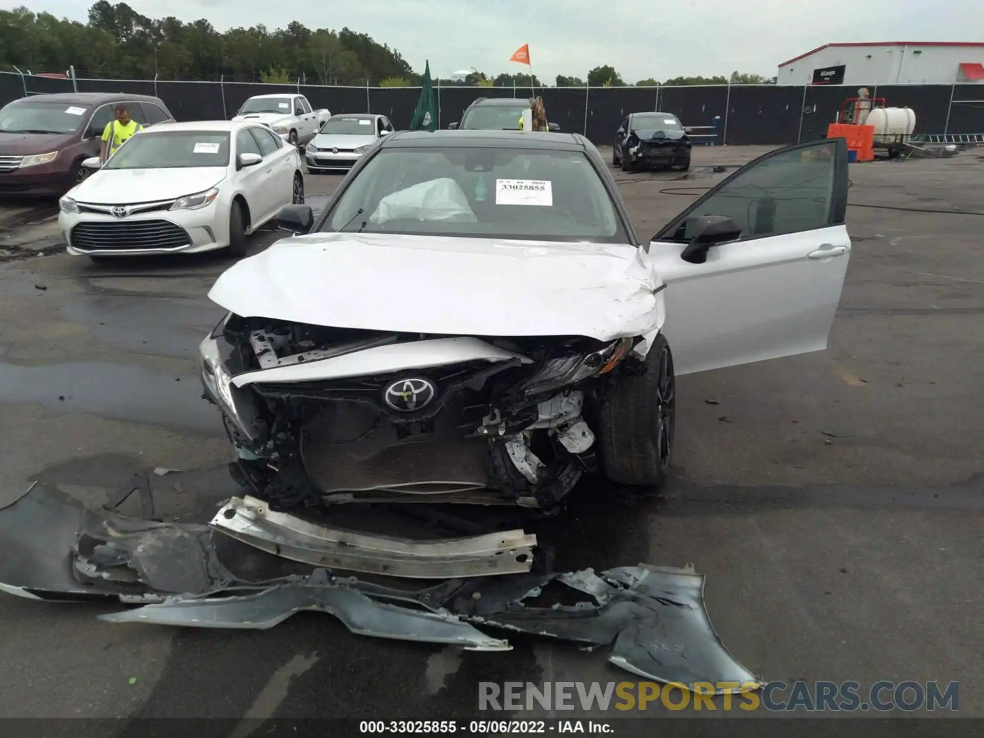 6 Photograph of a damaged car 4T1B61HK3KU288767 TOYOTA CAMRY 2019