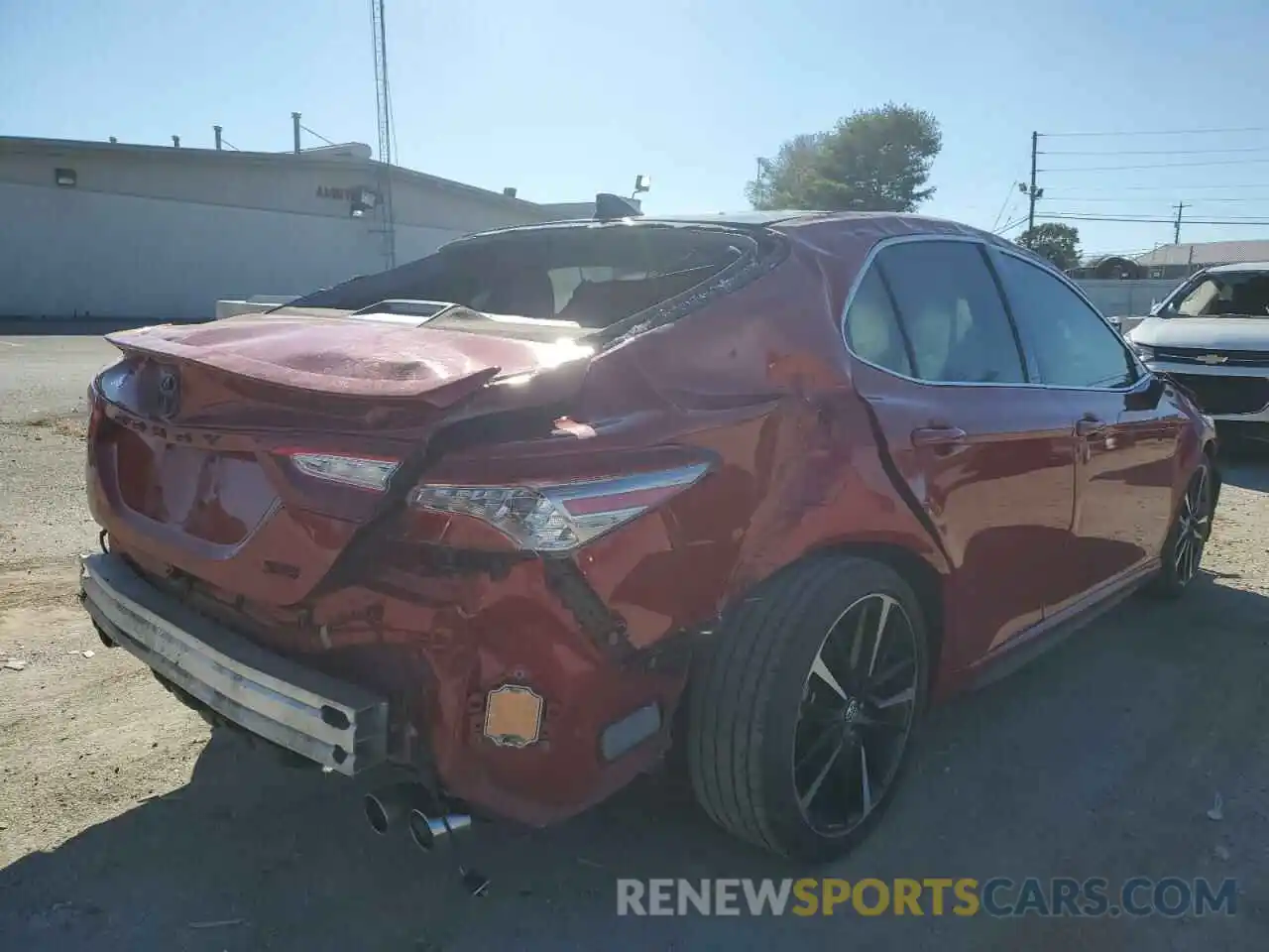 4 Photograph of a damaged car 4T1B61HK3KU292785 TOYOTA CAMRY 2019