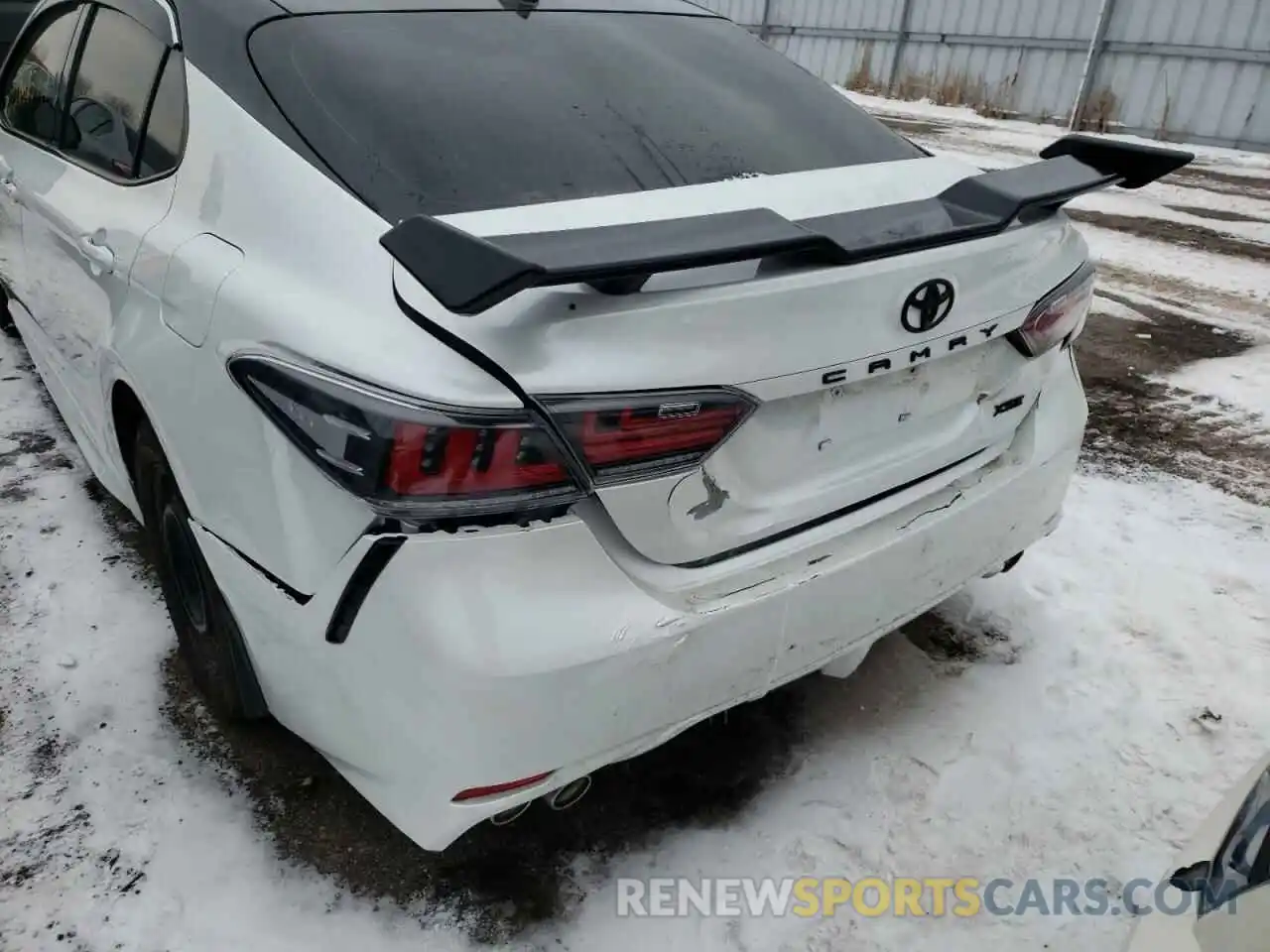 9 Photograph of a damaged car 4T1B61HK3KU293564 TOYOTA CAMRY 2019