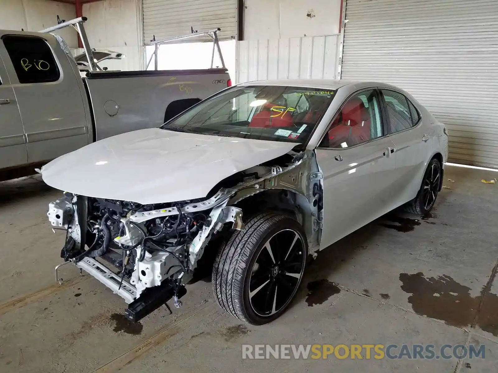 2 Photograph of a damaged car 4T1B61HK3KU298022 TOYOTA CAMRY 2019