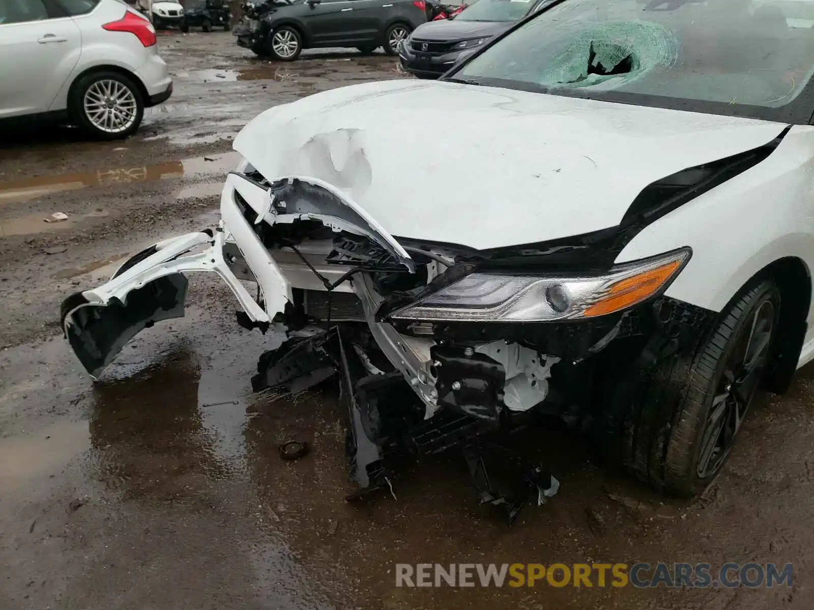 9 Photograph of a damaged car 4T1B61HK3KU299087 TOYOTA CAMRY 2019