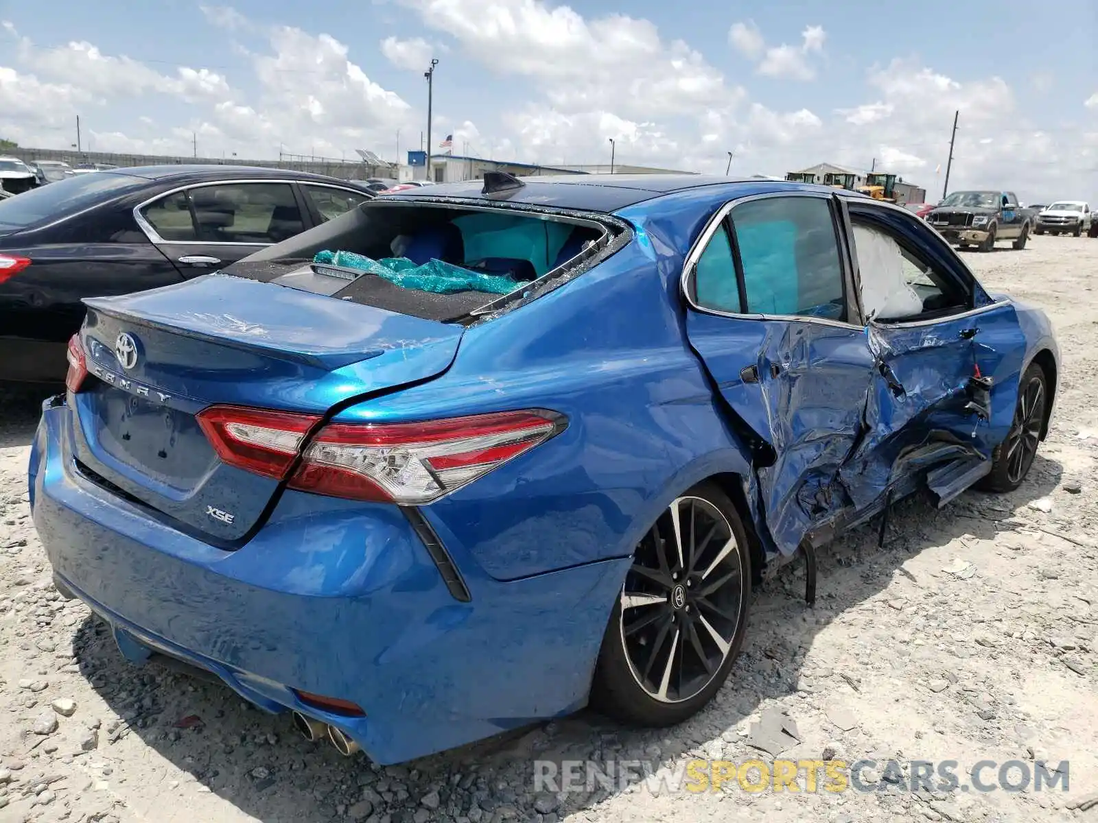 4 Photograph of a damaged car 4T1B61HK3KU299753 TOYOTA CAMRY 2019