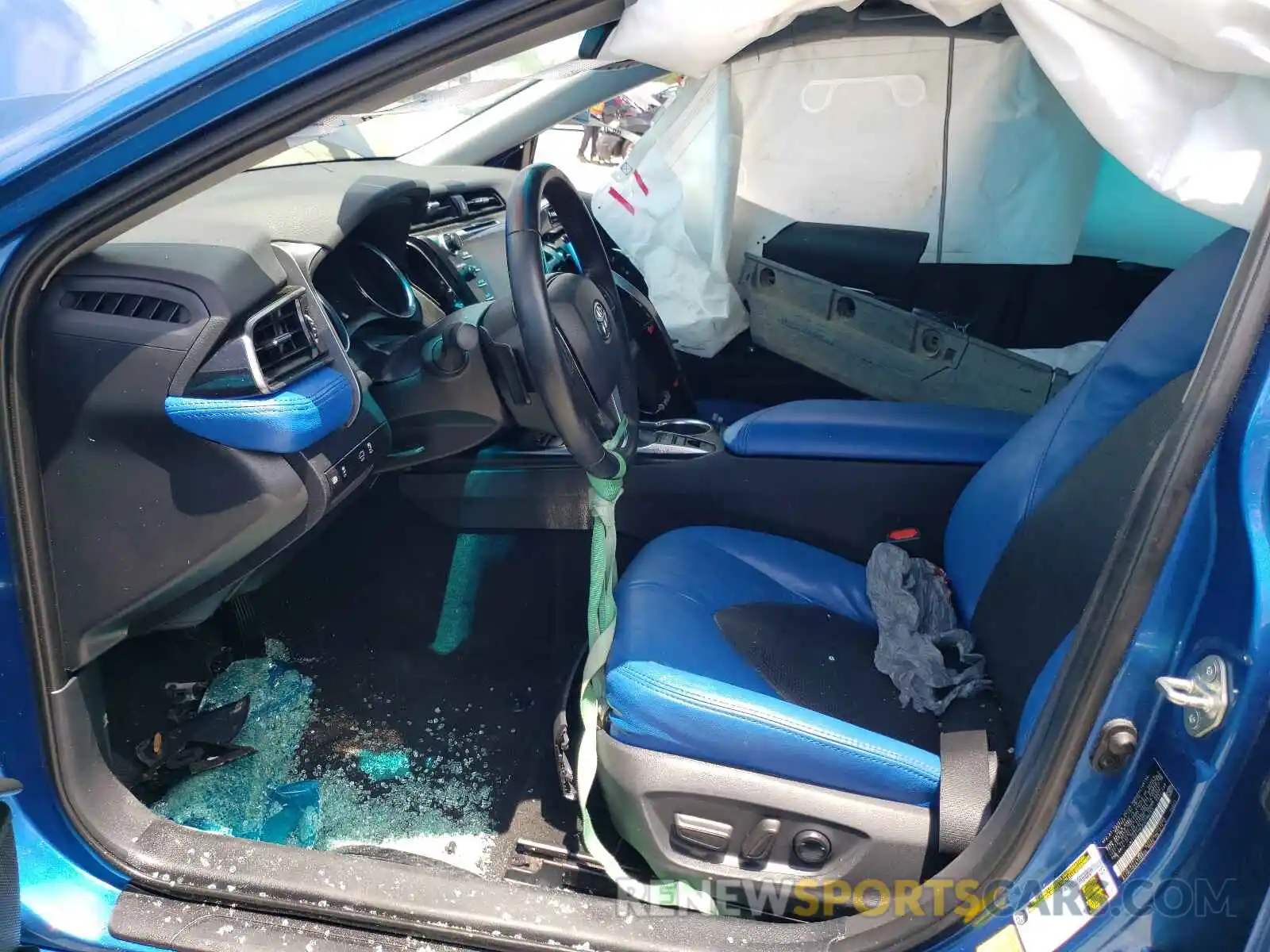 5 Photograph of a damaged car 4T1B61HK3KU299753 TOYOTA CAMRY 2019