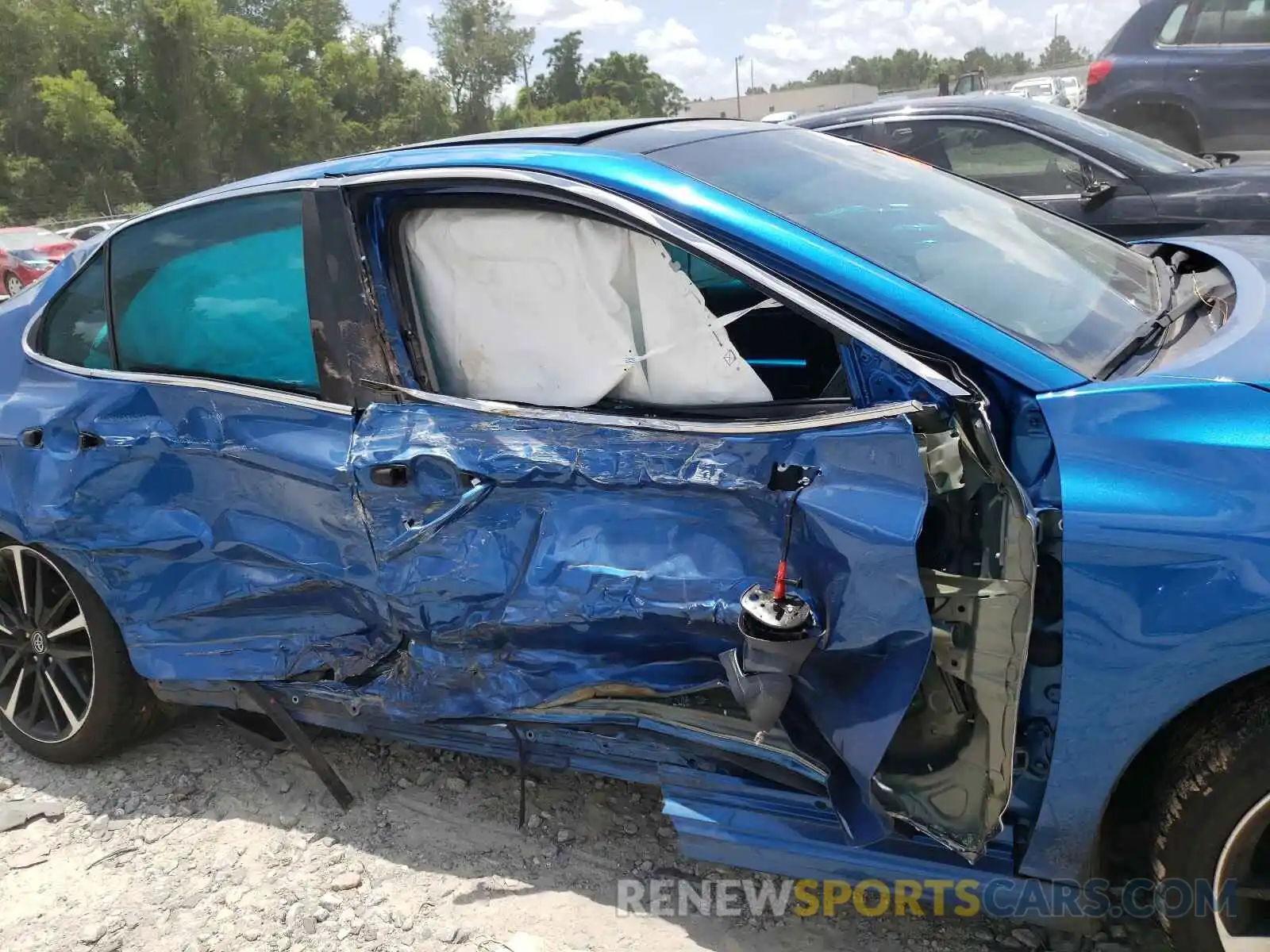 9 Photograph of a damaged car 4T1B61HK3KU299753 TOYOTA CAMRY 2019