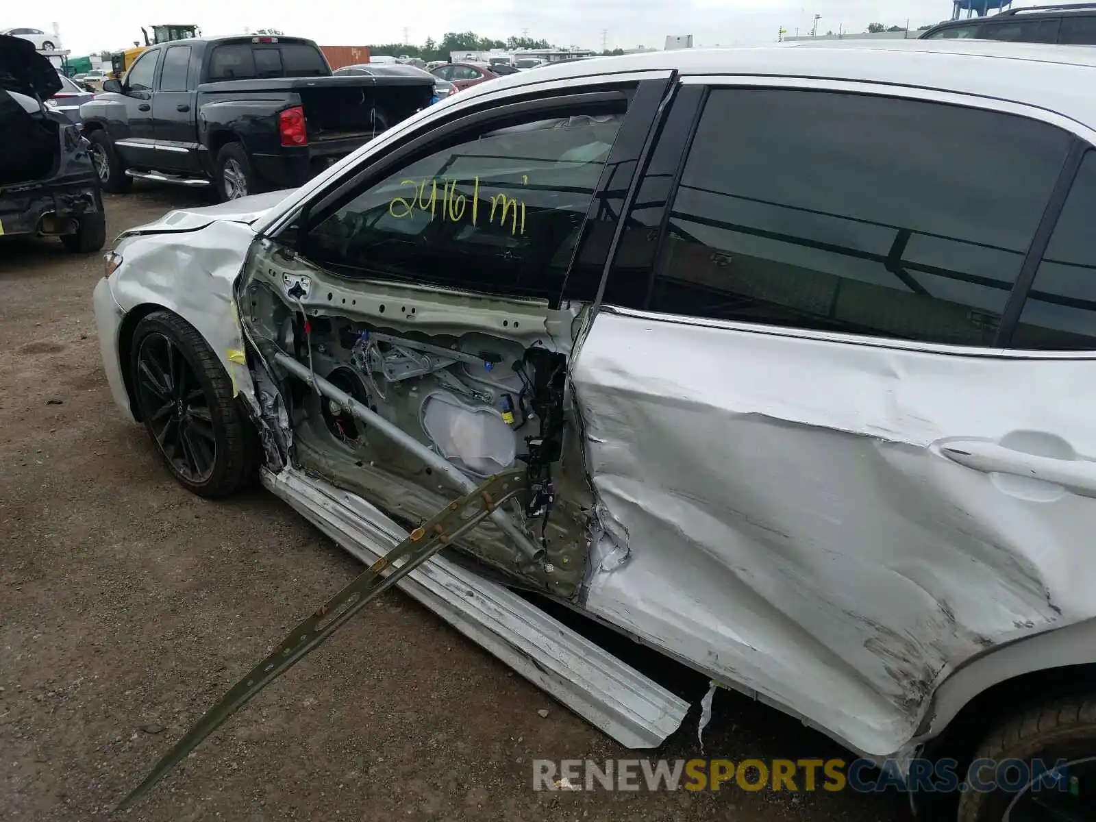 9 Photograph of a damaged car 4T1B61HK3KU690370 TOYOTA CAMRY 2019