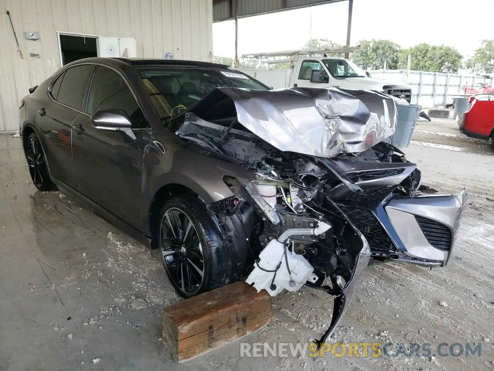 1 Photograph of a damaged car 4T1B61HK3KU692099 TOYOTA CAMRY 2019