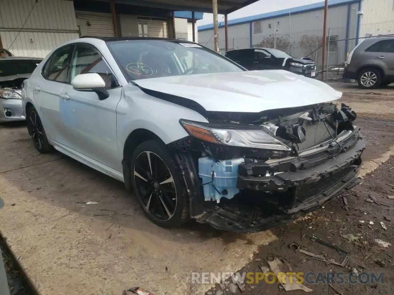 1 Photograph of a damaged car 4T1B61HK3KU695584 TOYOTA CAMRY 2019