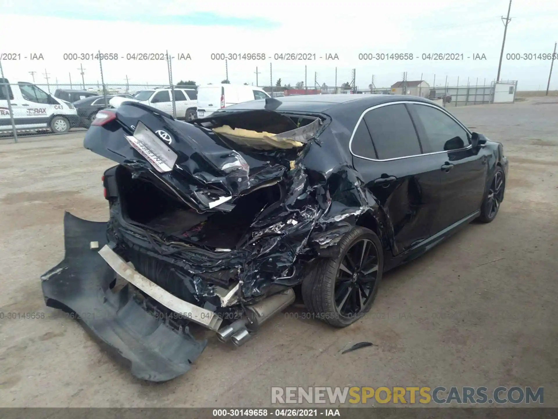 4 Photograph of a damaged car 4T1B61HK3KU698601 TOYOTA CAMRY 2019