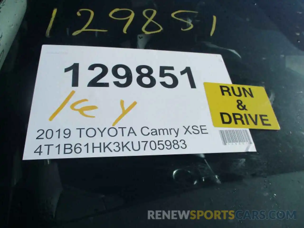 8 Photograph of a damaged car 4T1B61HK3KU705983 TOYOTA CAMRY 2019