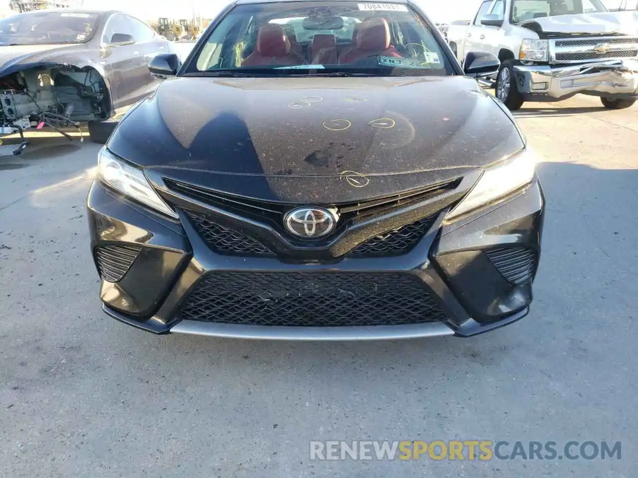 9 Photograph of a damaged car 4T1B61HK3KU711685 TOYOTA CAMRY 2019