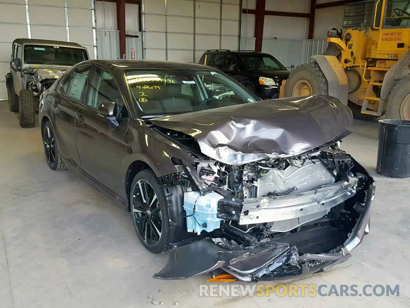 1 Photograph of a damaged car 4T1B61HK3KU737722 TOYOTA CAMRY 2019