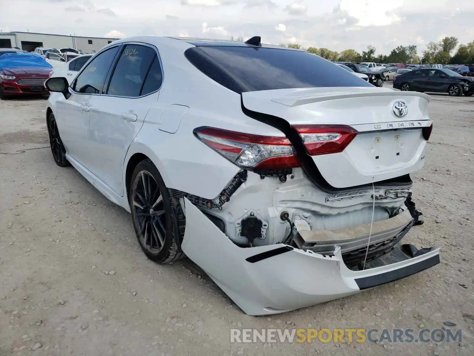 3 Photograph of a damaged car 4T1B61HK3KU744315 TOYOTA CAMRY 2019