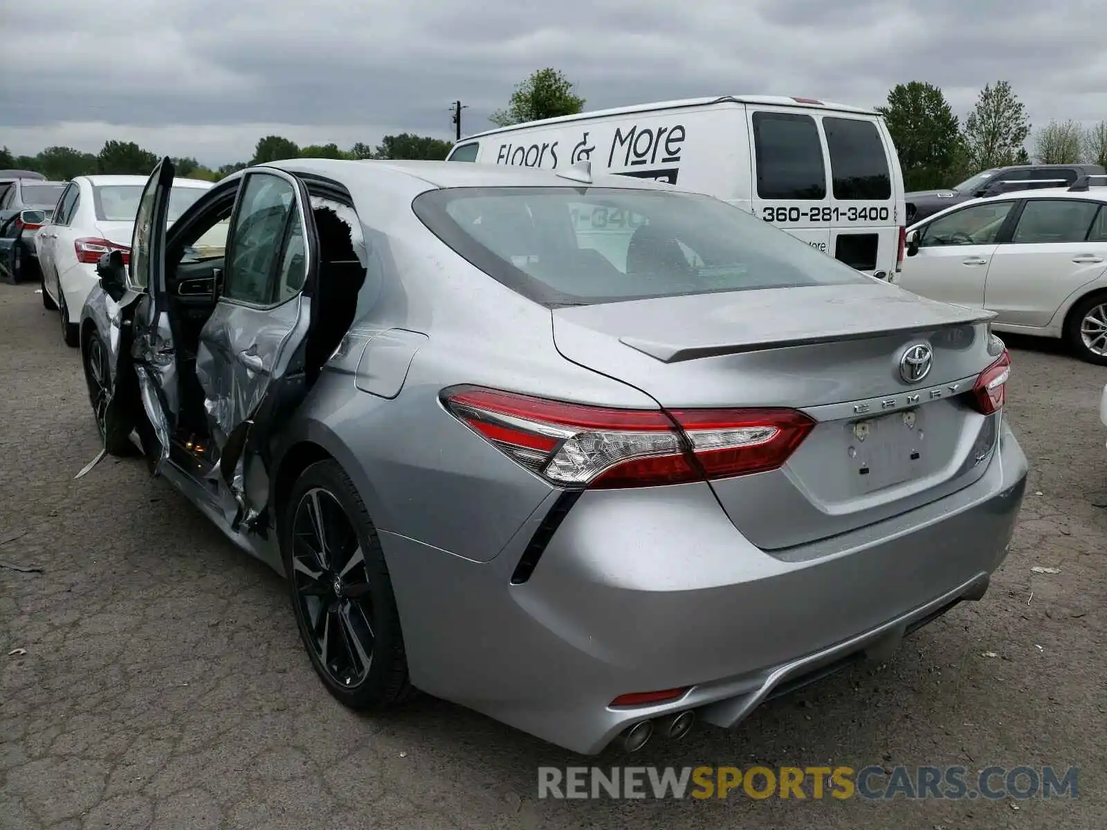 3 Photograph of a damaged car 4T1B61HK3KU748011 TOYOTA CAMRY 2019