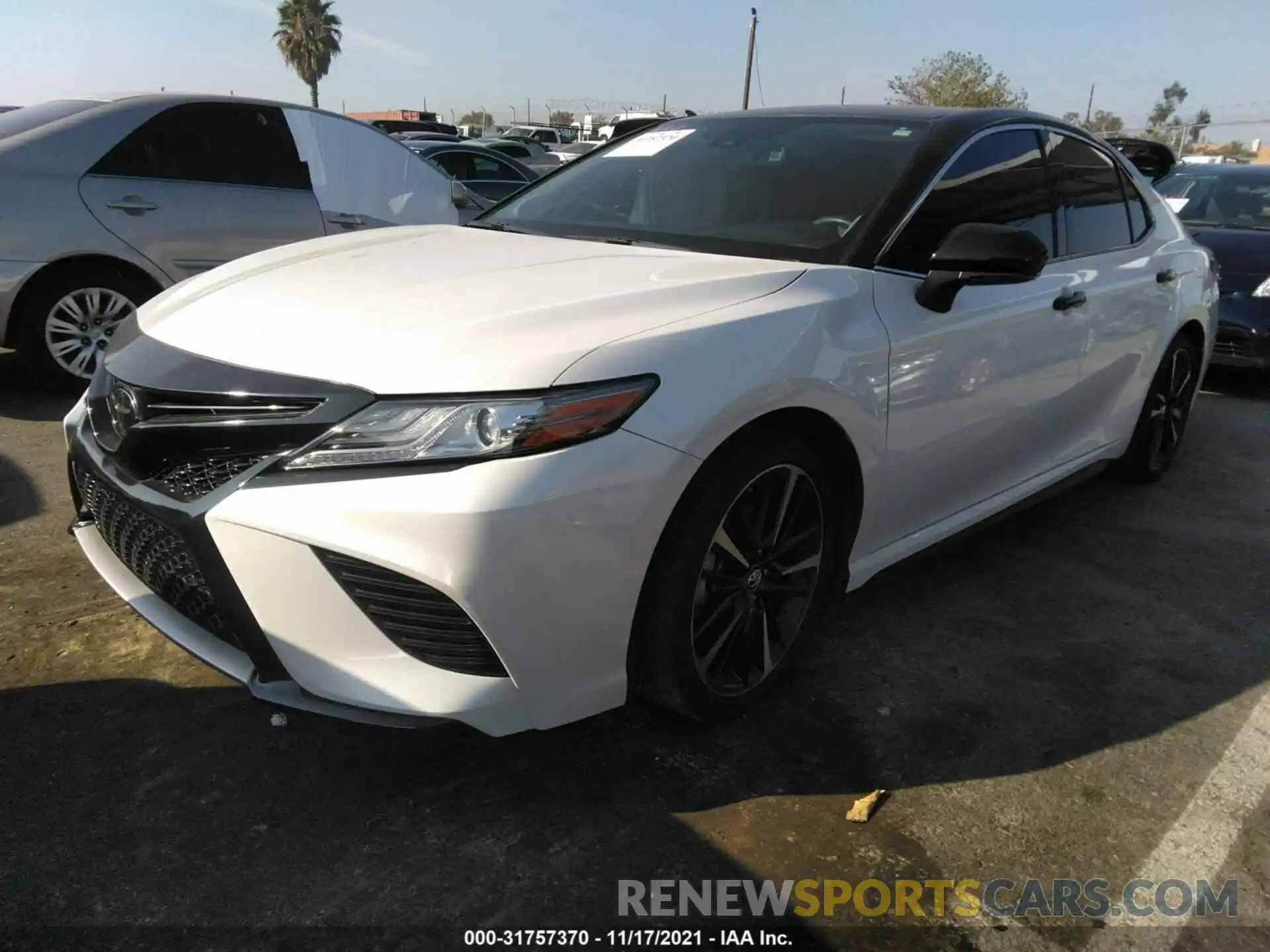 2 Photograph of a damaged car 4T1B61HK3KU752706 TOYOTA CAMRY 2019