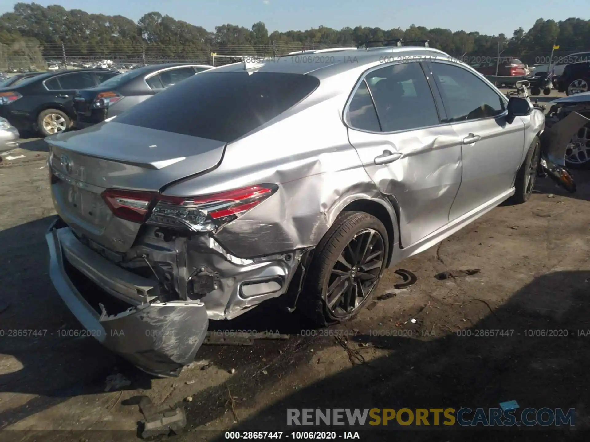 4 Photograph of a damaged car 4T1B61HK3KU757453 TOYOTA CAMRY 2019