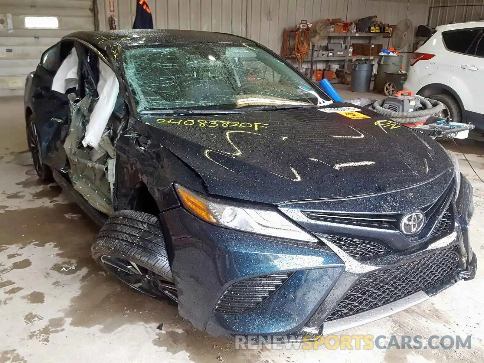 1 Photograph of a damaged car 4T1B61HK3KU758523 TOYOTA CAMRY 2019