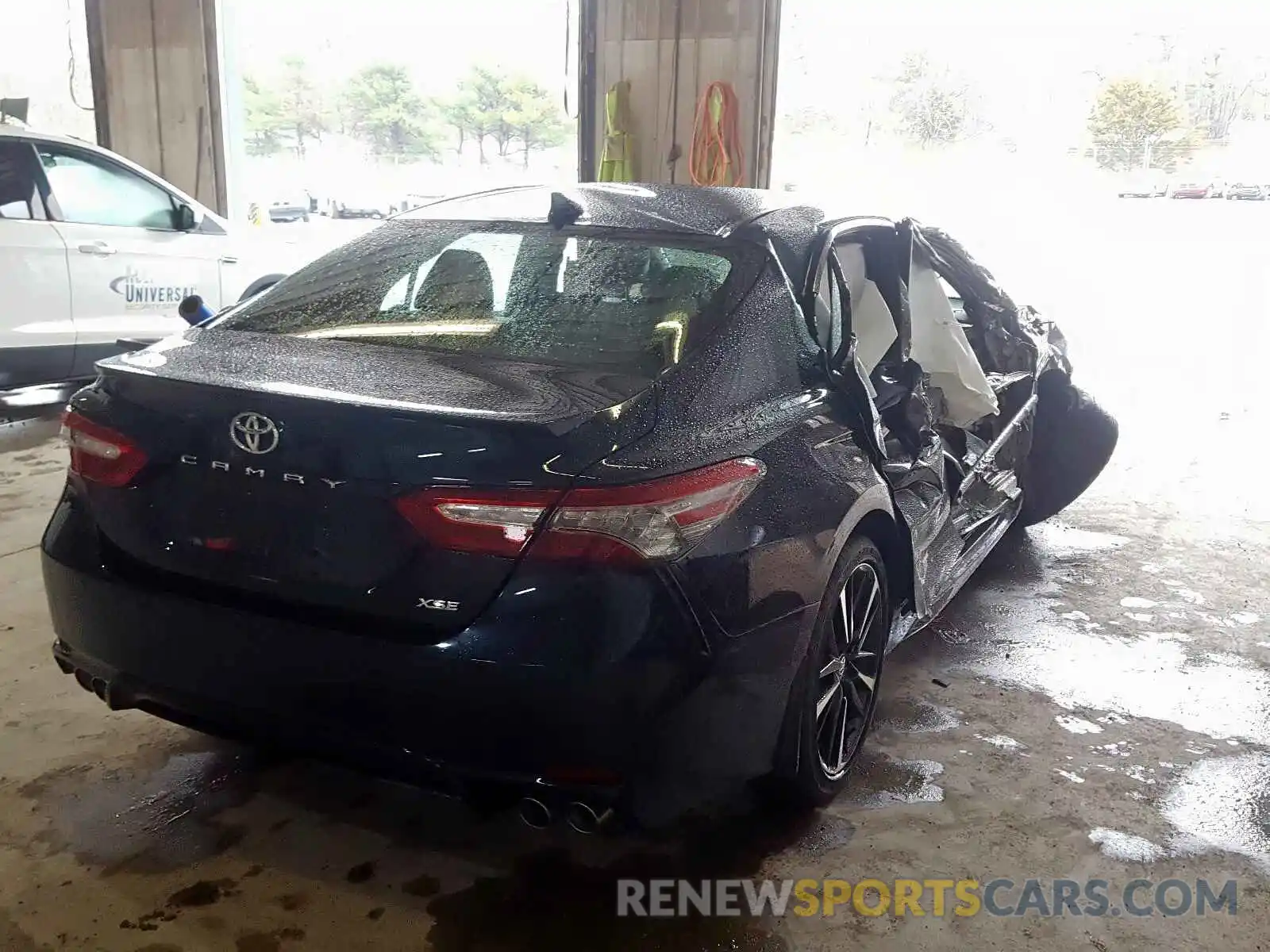 4 Photograph of a damaged car 4T1B61HK3KU758523 TOYOTA CAMRY 2019