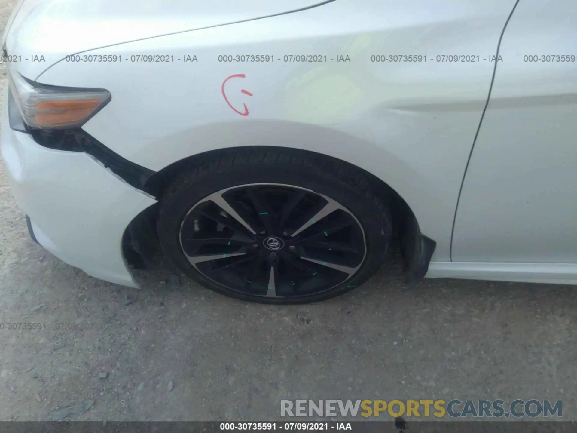 12 Photograph of a damaged car 4T1B61HK3KU760224 TOYOTA CAMRY 2019