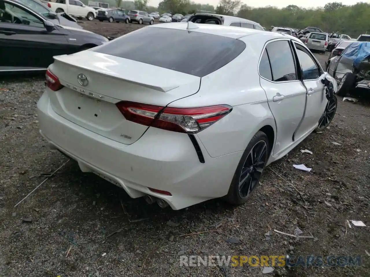 4 Photograph of a damaged car 4T1B61HK3KU765780 TOYOTA CAMRY 2019