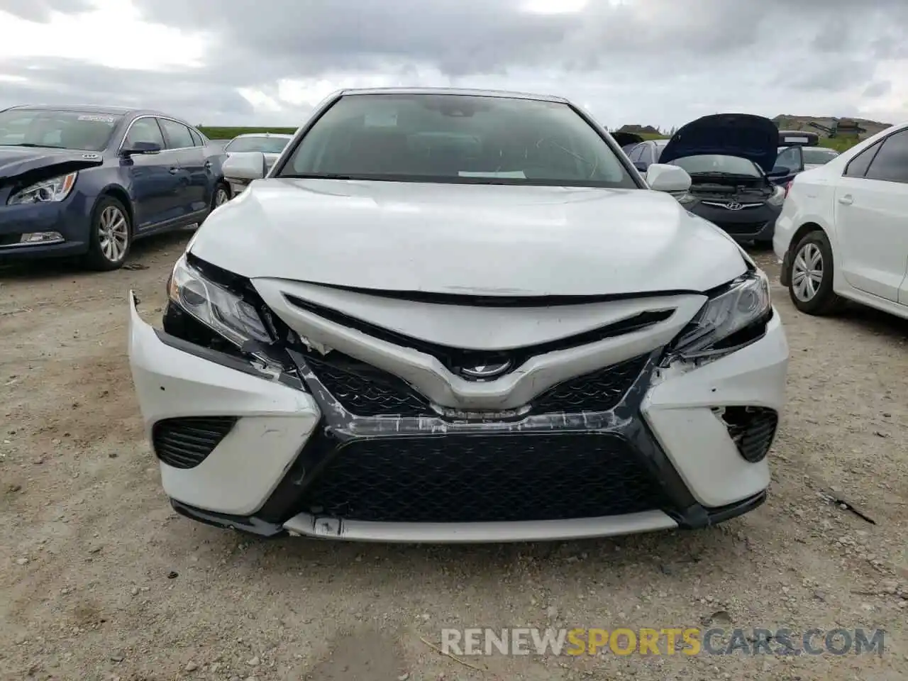 9 Photograph of a damaged car 4T1B61HK3KU776259 TOYOTA CAMRY 2019