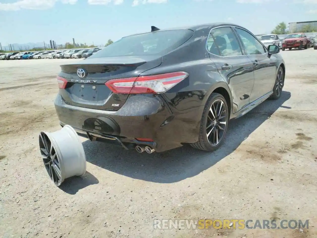 4 Photograph of a damaged car 4T1B61HK3KU782174 TOYOTA CAMRY 2019