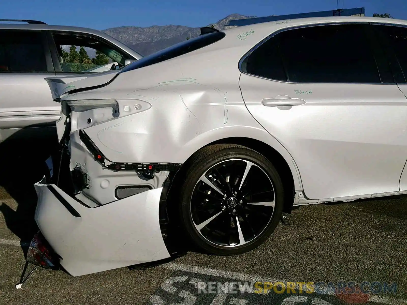 9 Photograph of a damaged car 4T1B61HK3KU788847 TOYOTA CAMRY 2019