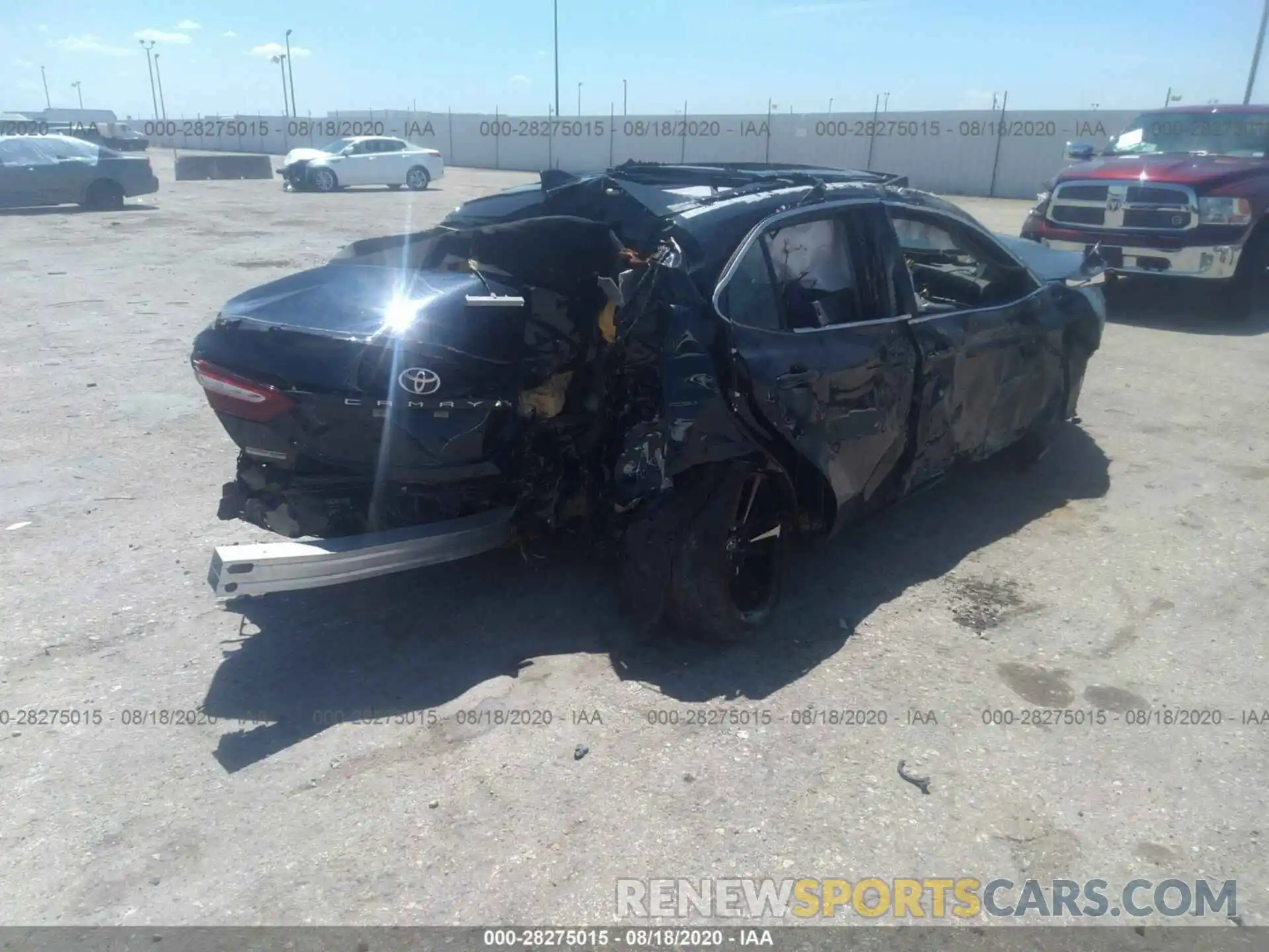 4 Photograph of a damaged car 4T1B61HK3KU795295 TOYOTA CAMRY 2019