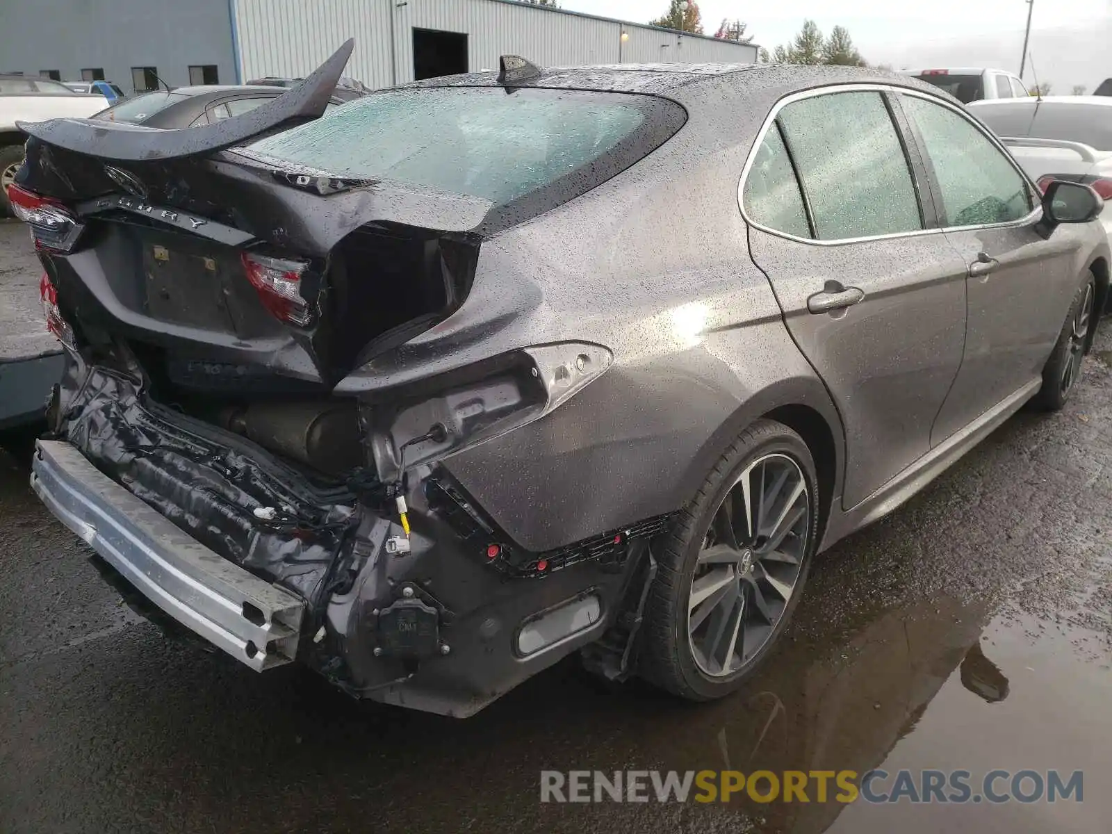 4 Photograph of a damaged car 4T1B61HK3KU797662 TOYOTA CAMRY 2019