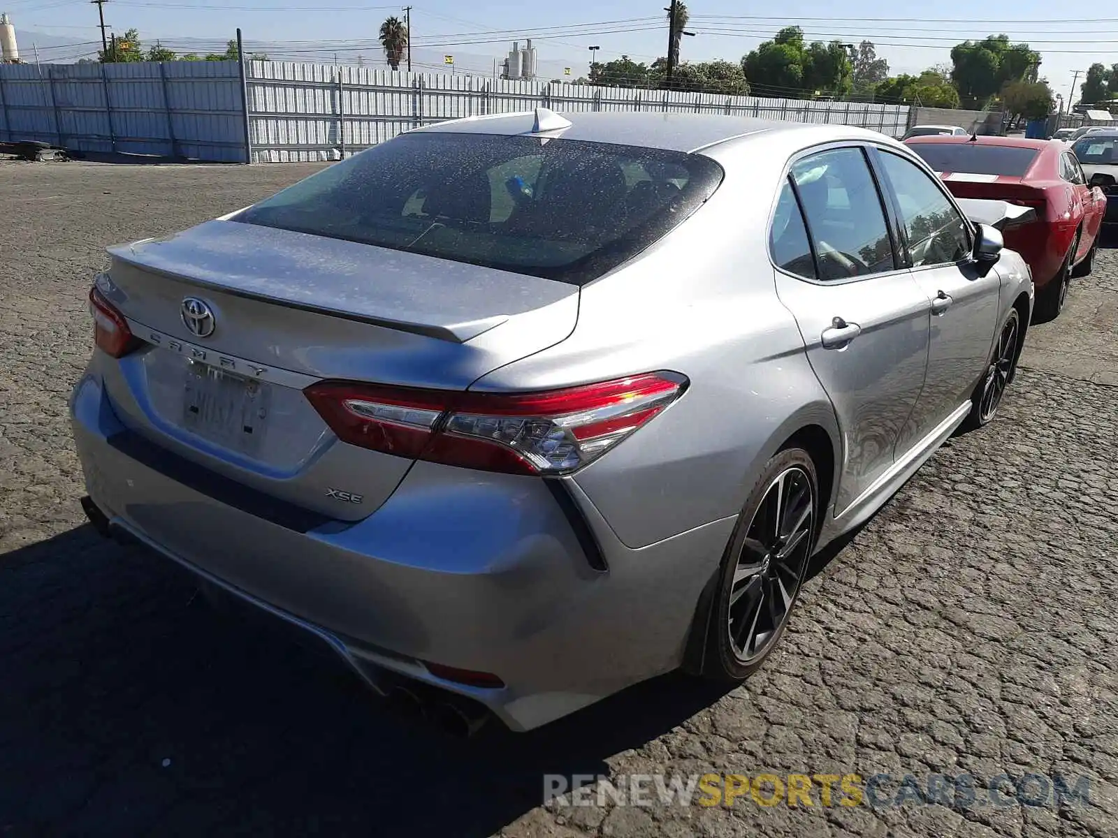 4 Photograph of a damaged car 4T1B61HK3KU798200 TOYOTA CAMRY 2019