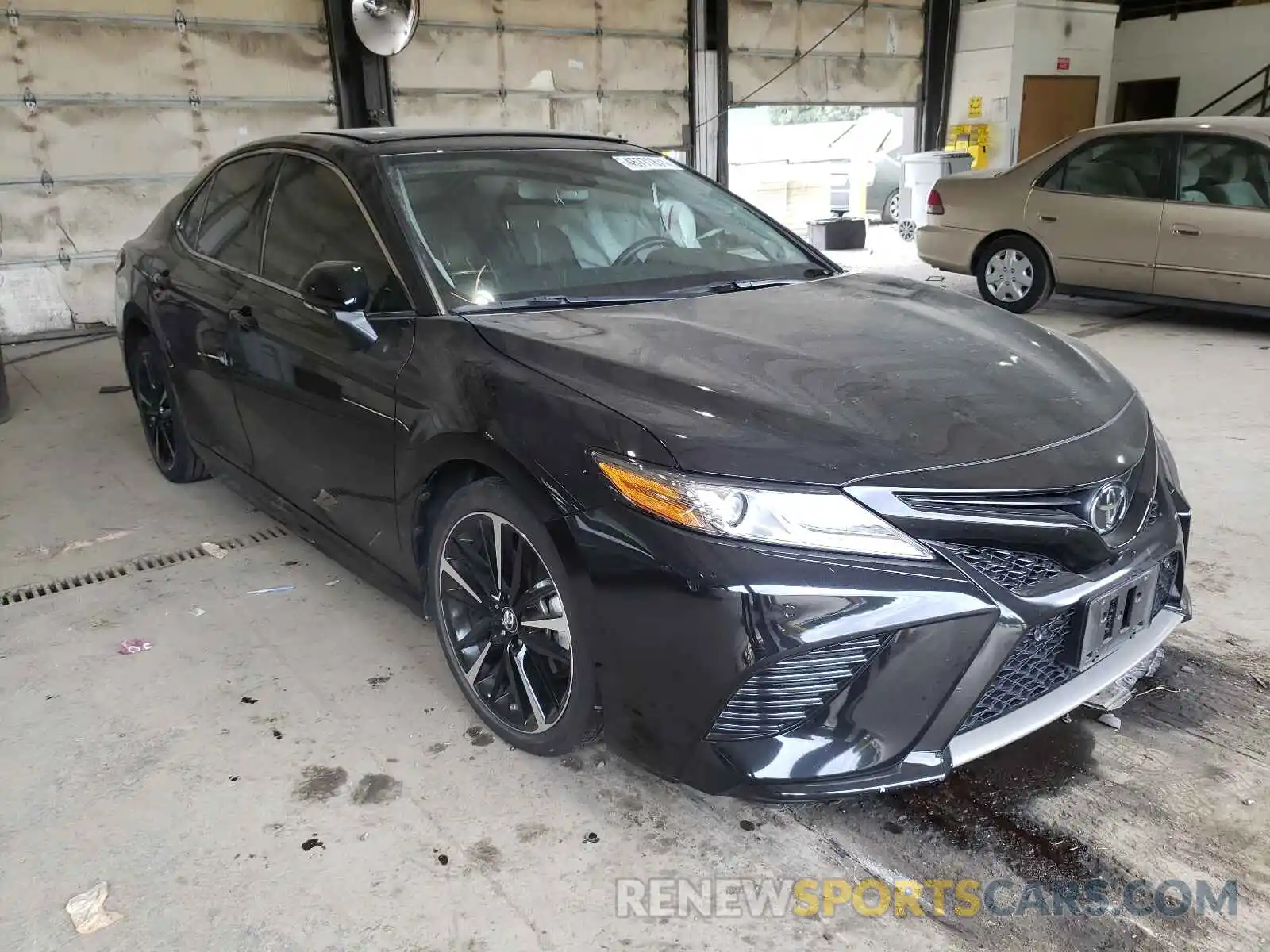 1 Photograph of a damaged car 4T1B61HK3KU798875 TOYOTA CAMRY 2019