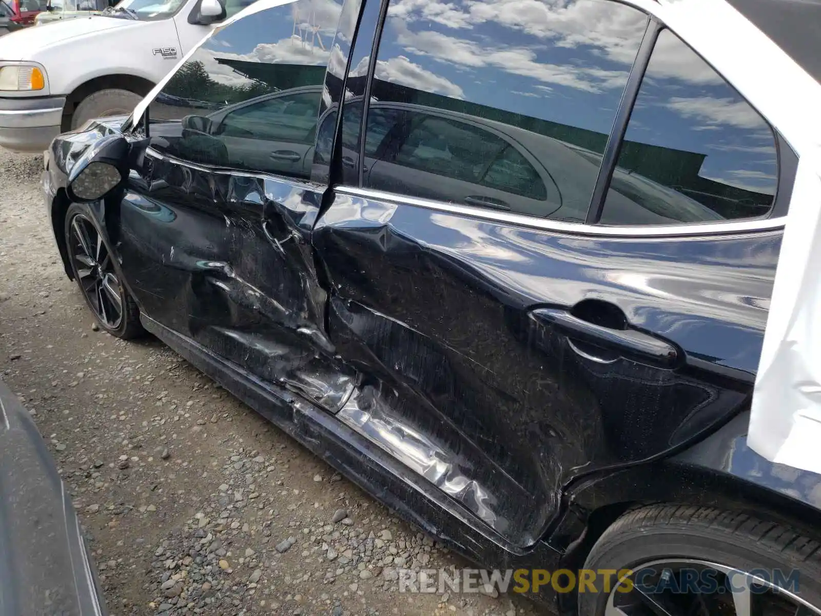 9 Photograph of a damaged car 4T1B61HK3KU798875 TOYOTA CAMRY 2019