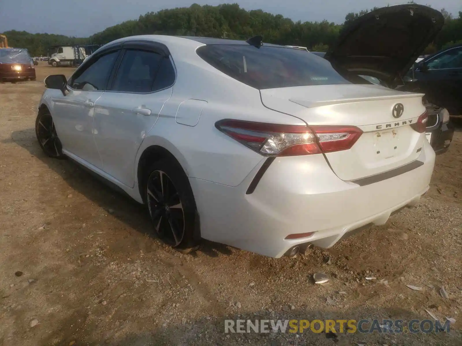 3 Photograph of a damaged car 4T1B61HK3KU812094 TOYOTA CAMRY 2019