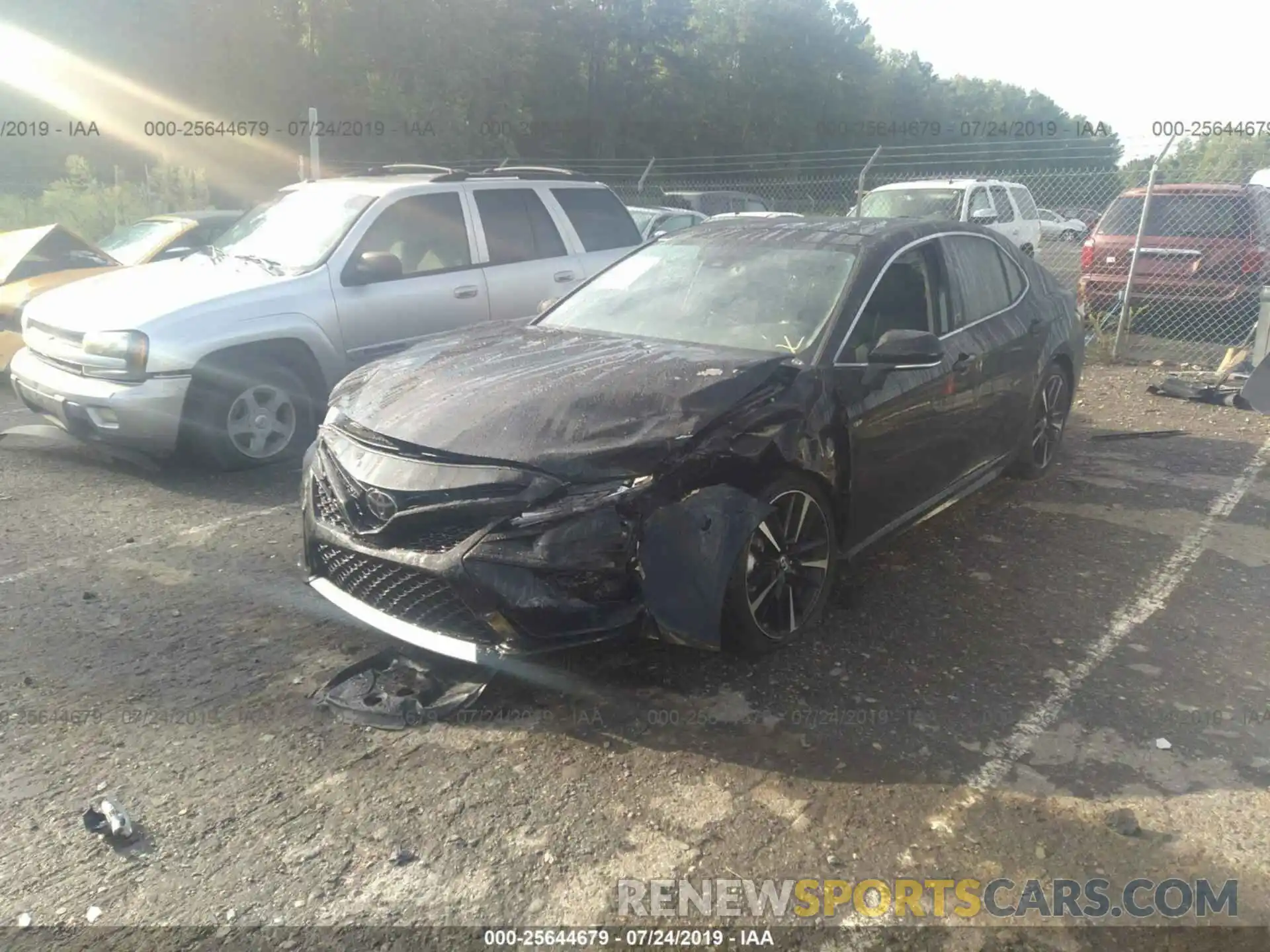 2 Photograph of a damaged car 4T1B61HK3KU813522 TOYOTA CAMRY 2019