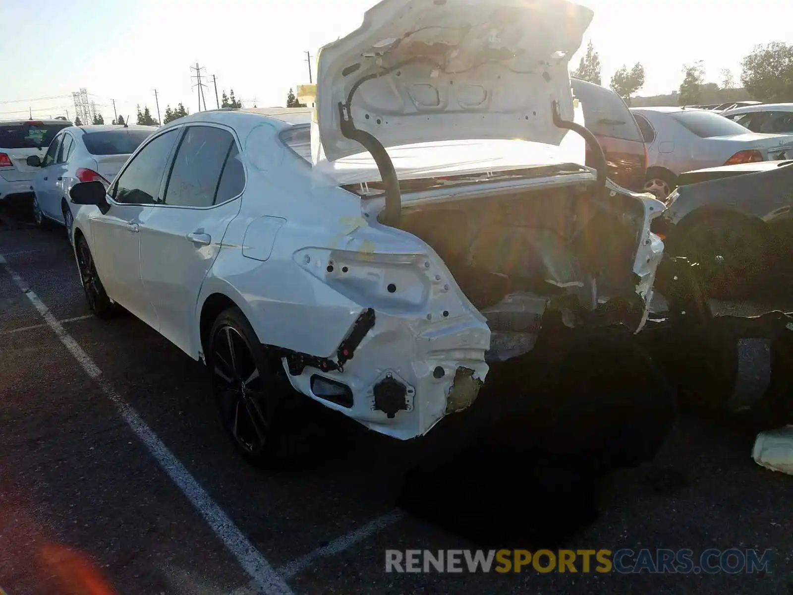 3 Photograph of a damaged car 4T1B61HK3KU829784 TOYOTA CAMRY 2019