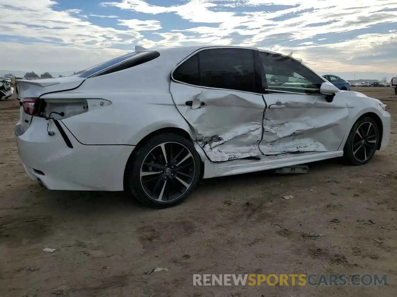 3 Photograph of a damaged car 4T1B61HK3KU831096 TOYOTA CAMRY 2019