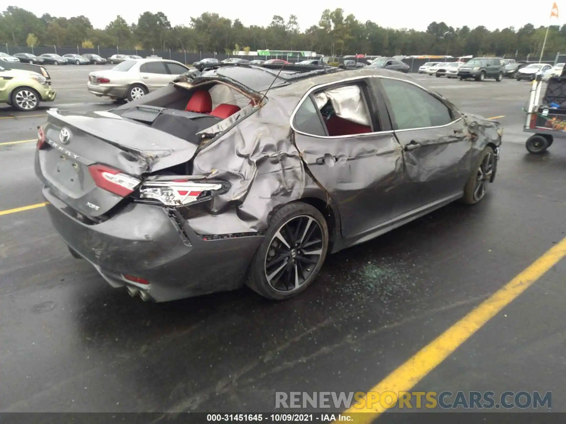 4 Photograph of a damaged car 4T1B61HK3KU838887 TOYOTA CAMRY 2019