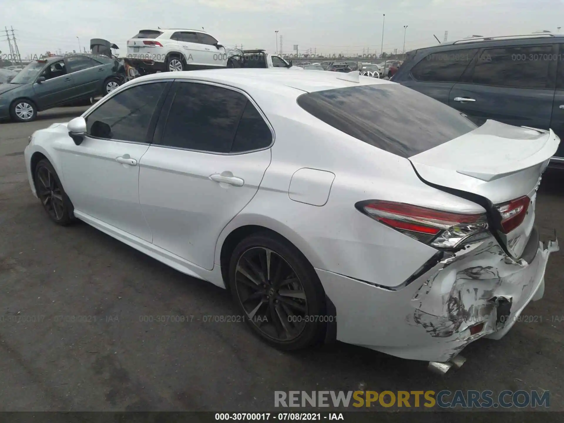 3 Photograph of a damaged car 4T1B61HK3KU839036 TOYOTA CAMRY 2019