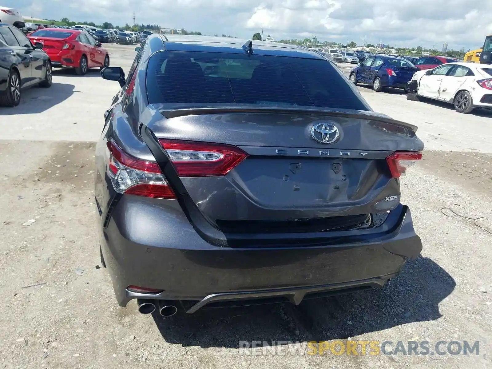 9 Photograph of a damaged car 4T1B61HK3KU848576 TOYOTA CAMRY 2019