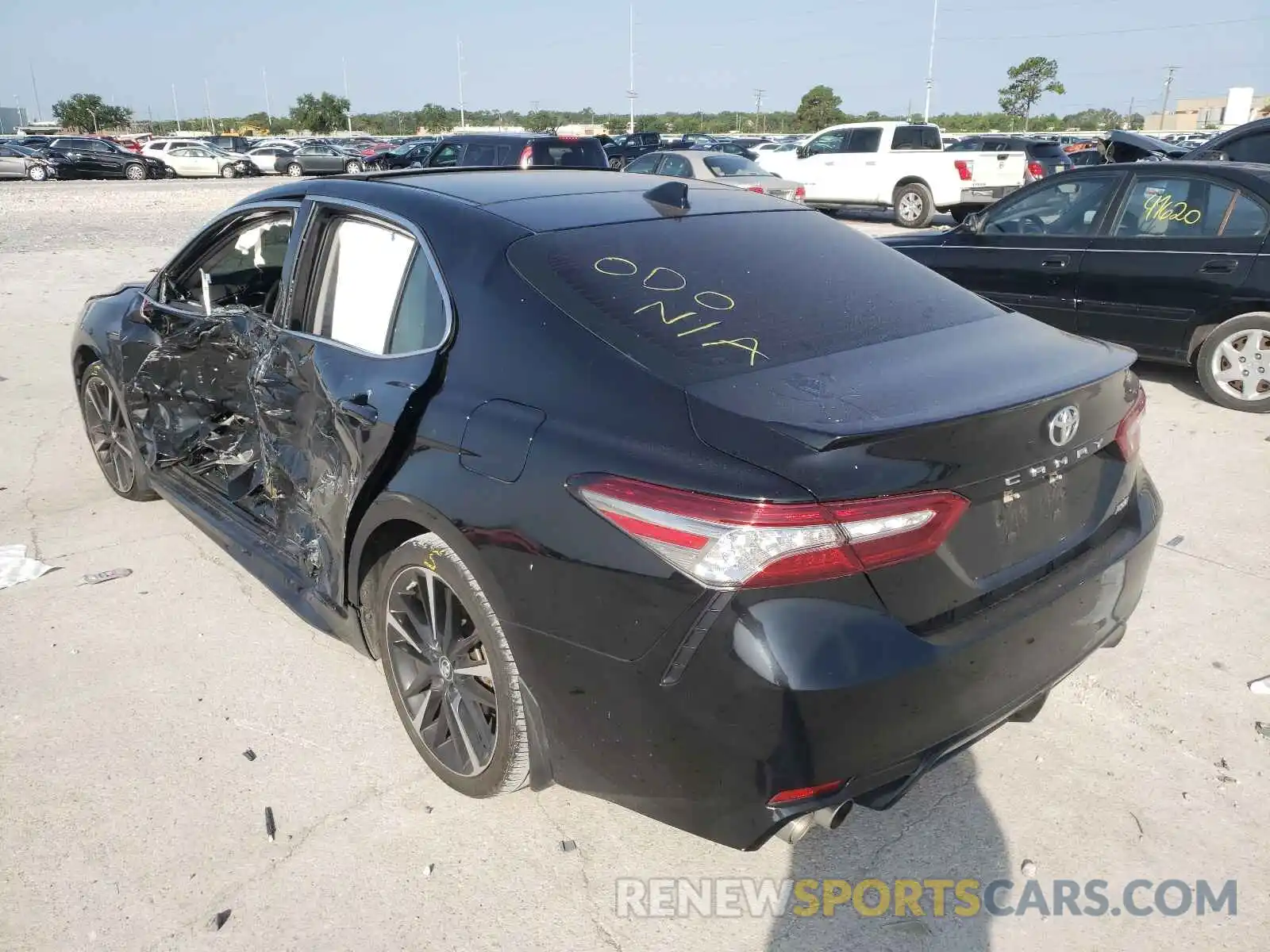 3 Photograph of a damaged car 4T1B61HK4KU161431 TOYOTA CAMRY 2019