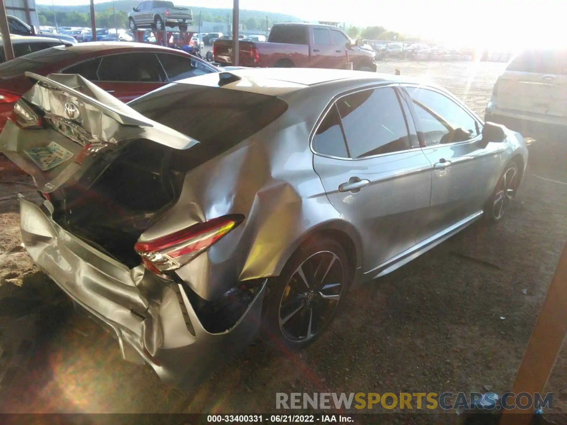 4 Photograph of a damaged car 4T1B61HK4KU163762 TOYOTA CAMRY 2019