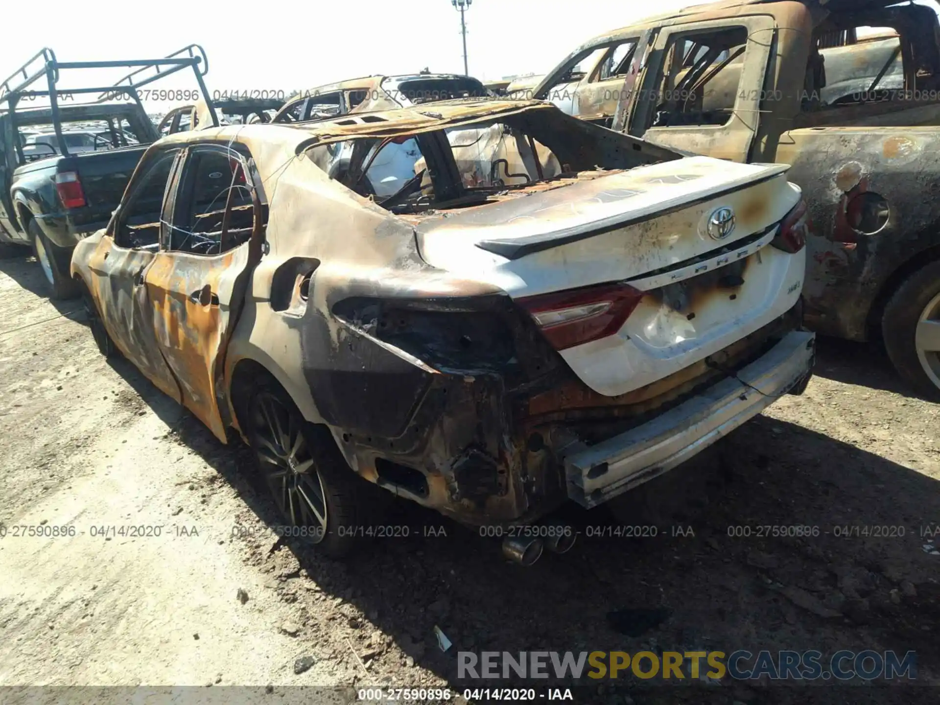 3 Photograph of a damaged car 4T1B61HK4KU166970 TOYOTA CAMRY 2019