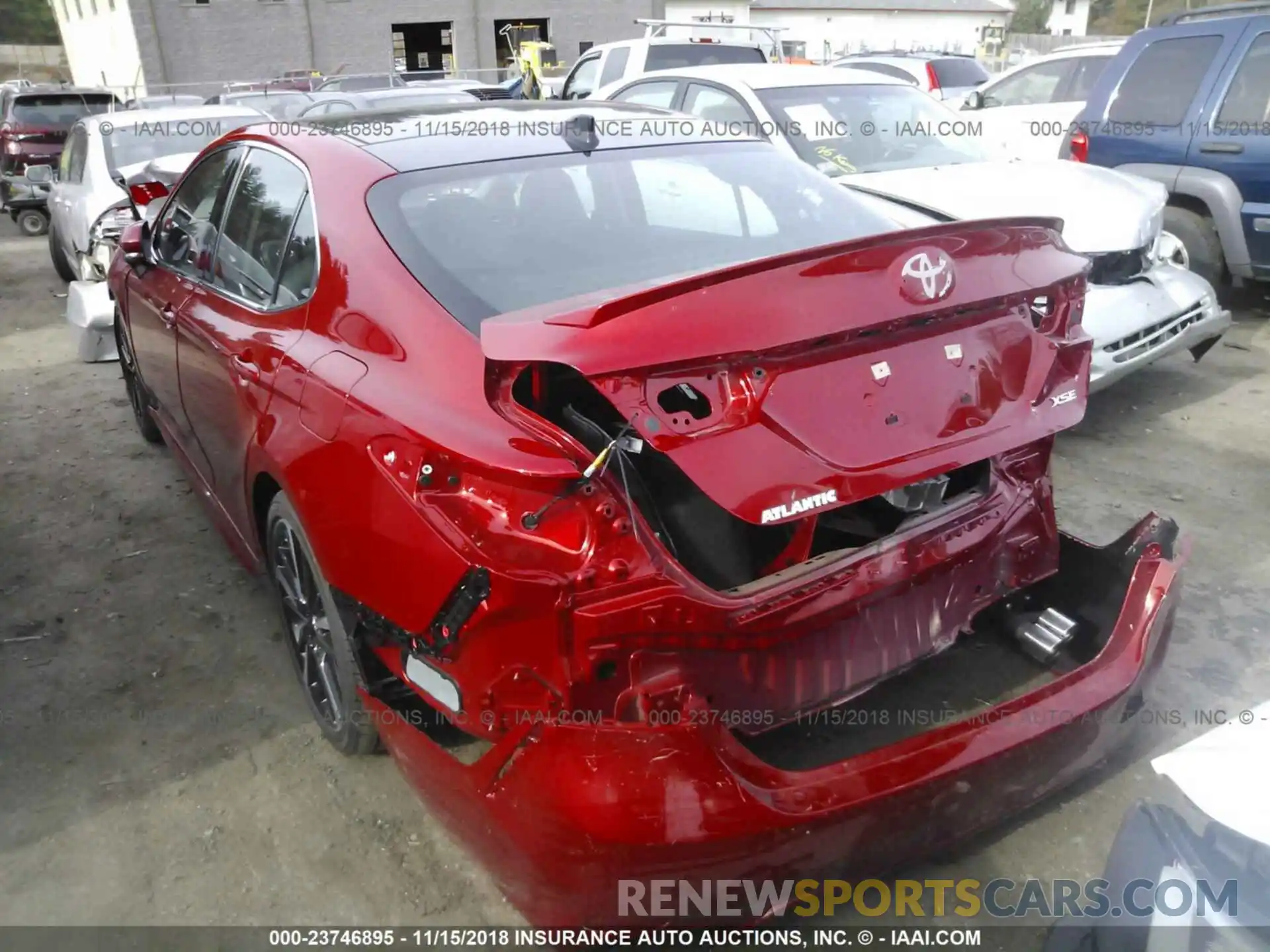 3 Photograph of a damaged car 4T1B61HK4KU172512 TOYOTA CAMRY 2019