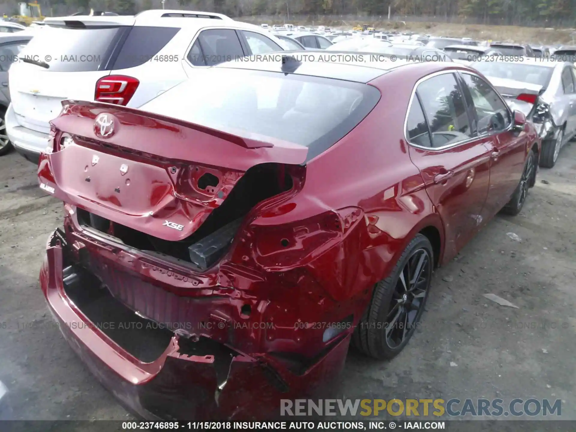 4 Photograph of a damaged car 4T1B61HK4KU172512 TOYOTA CAMRY 2019