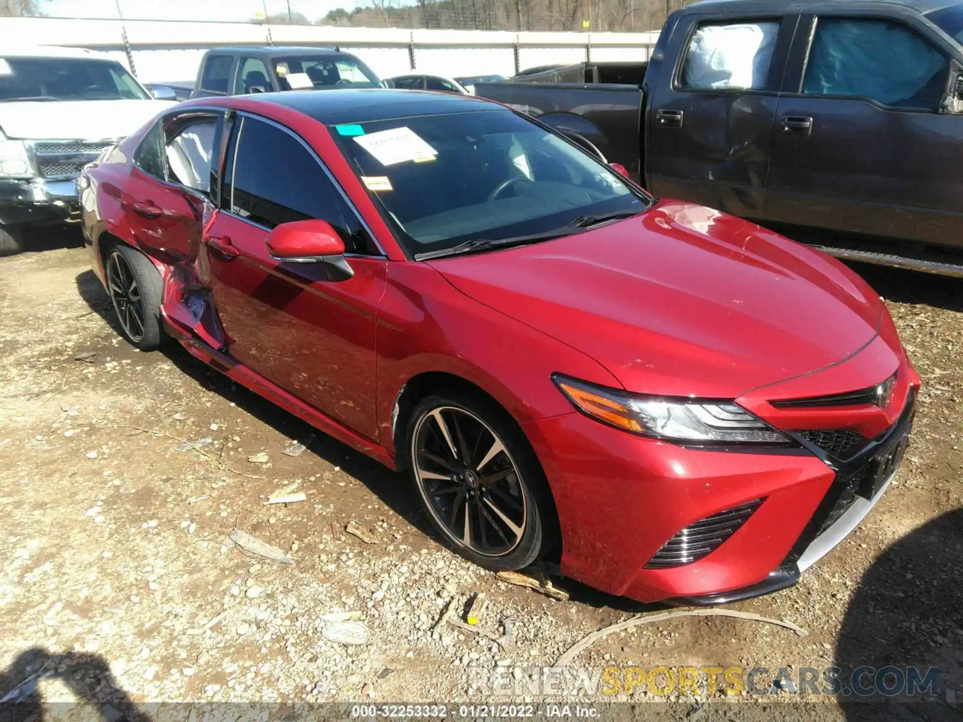 1 Photograph of a damaged car 4T1B61HK4KU173398 TOYOTA CAMRY 2019