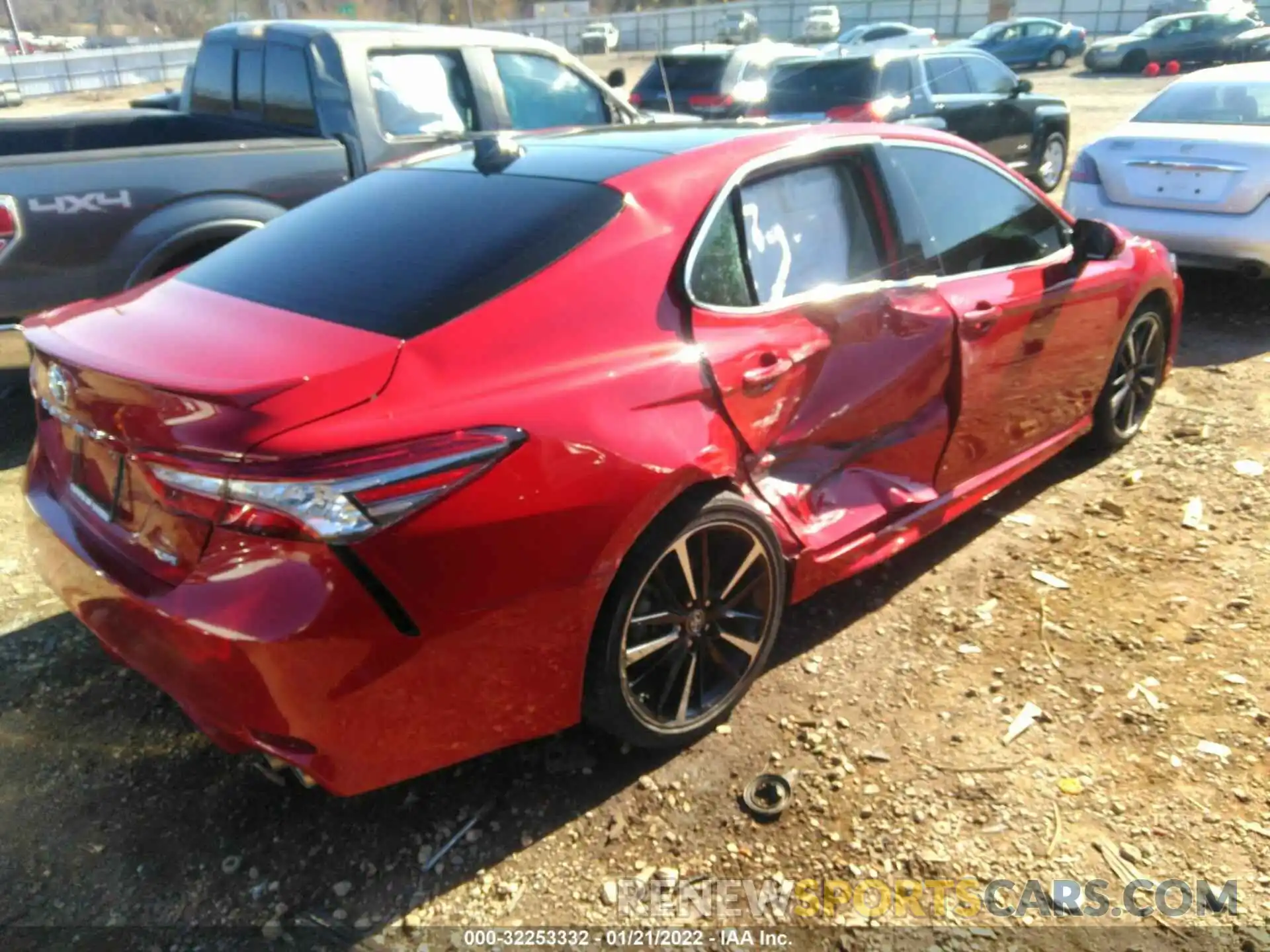 4 Photograph of a damaged car 4T1B61HK4KU173398 TOYOTA CAMRY 2019