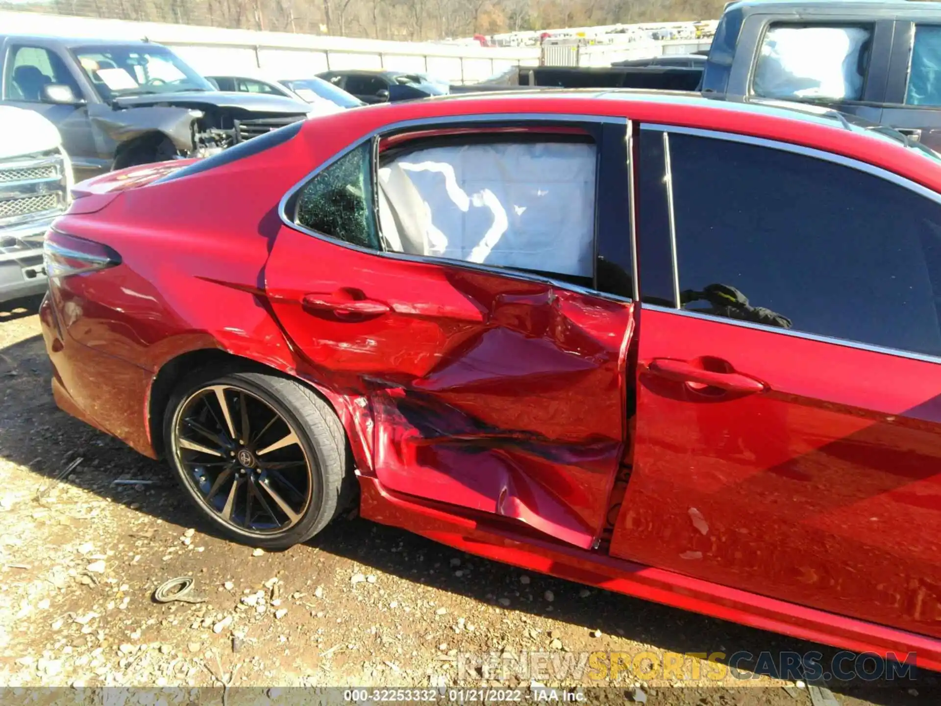 6 Photograph of a damaged car 4T1B61HK4KU173398 TOYOTA CAMRY 2019