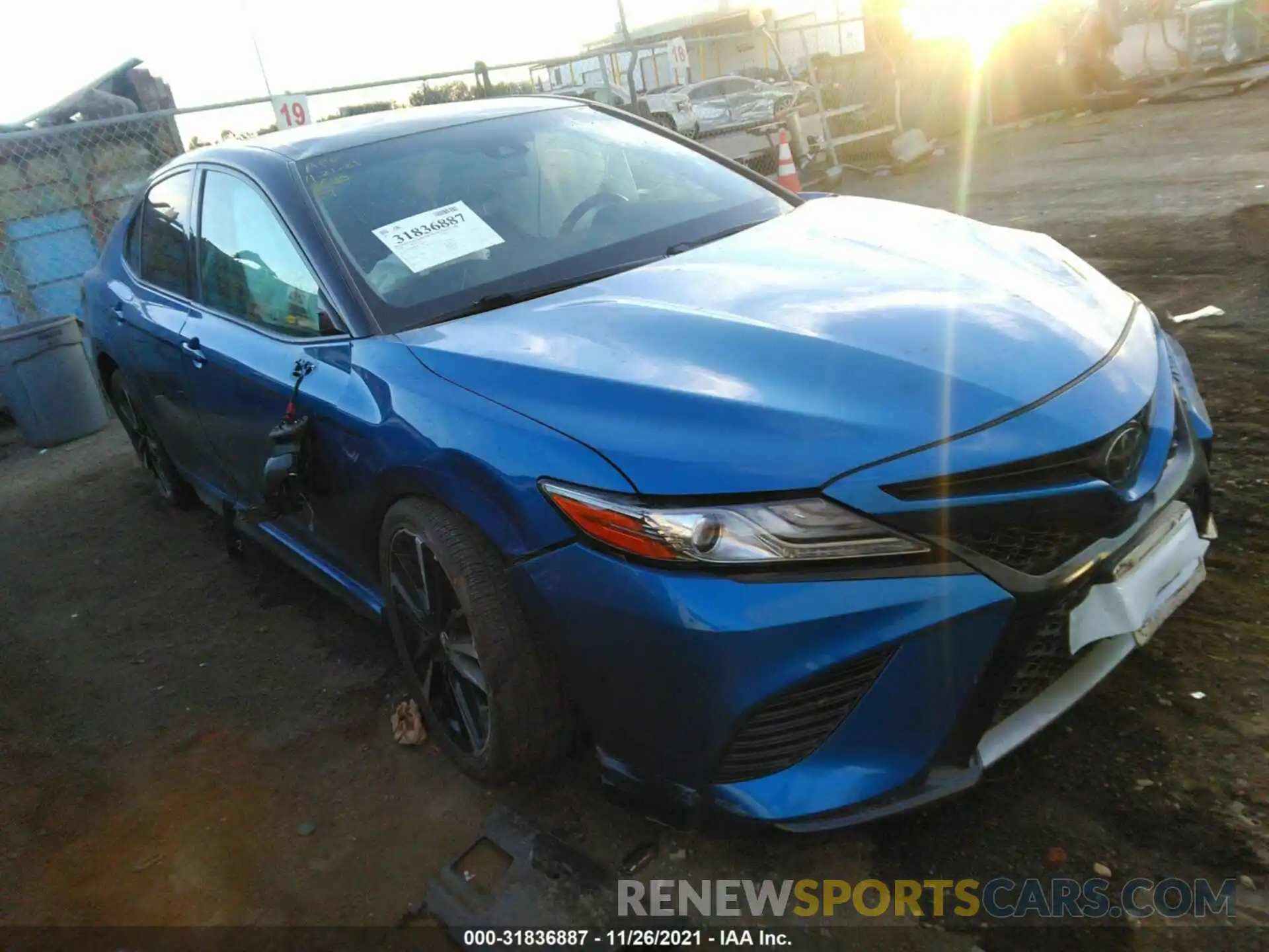 1 Photograph of a damaged car 4T1B61HK4KU173546 TOYOTA CAMRY 2019